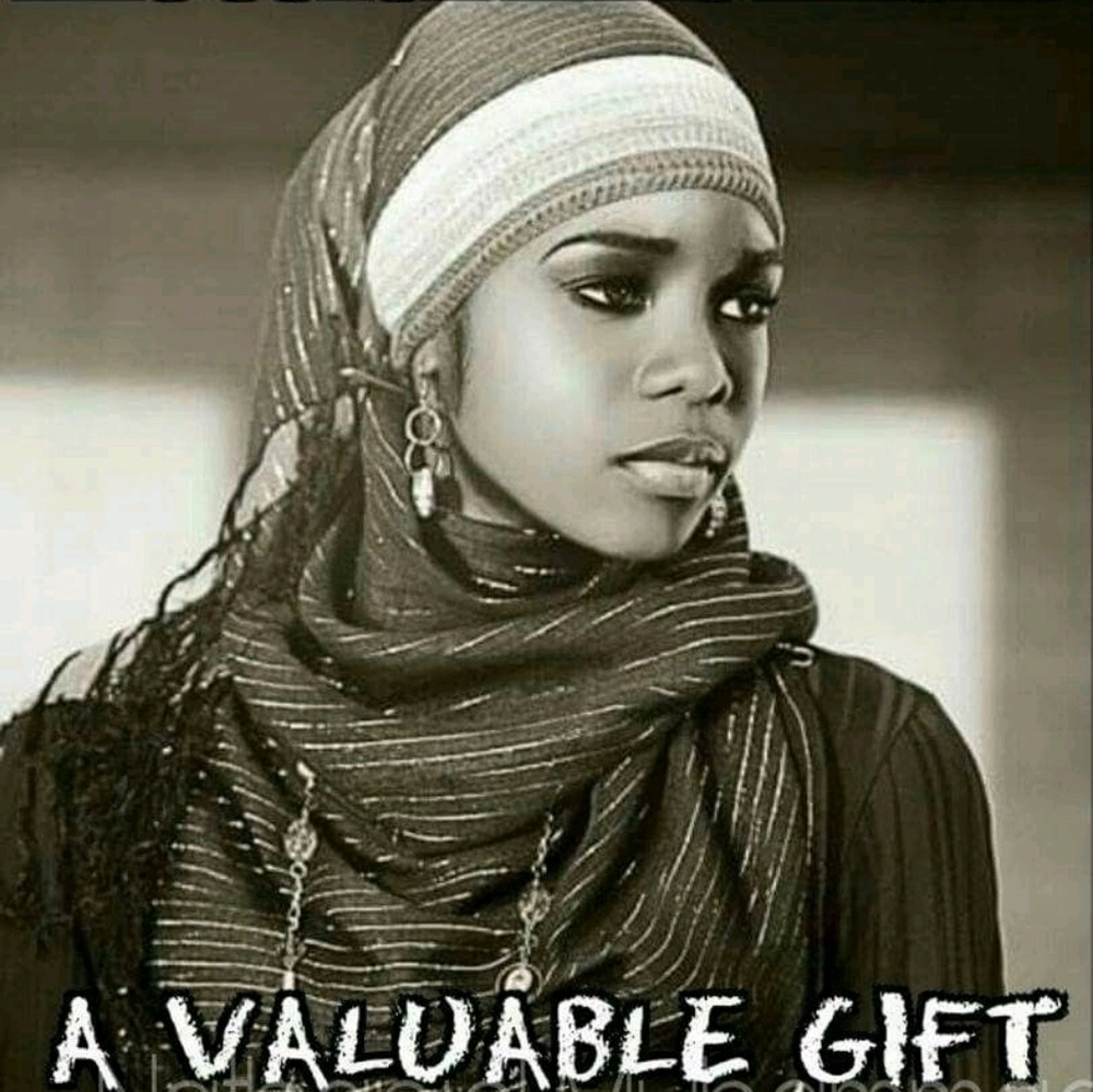 Meet your Posher, Monica